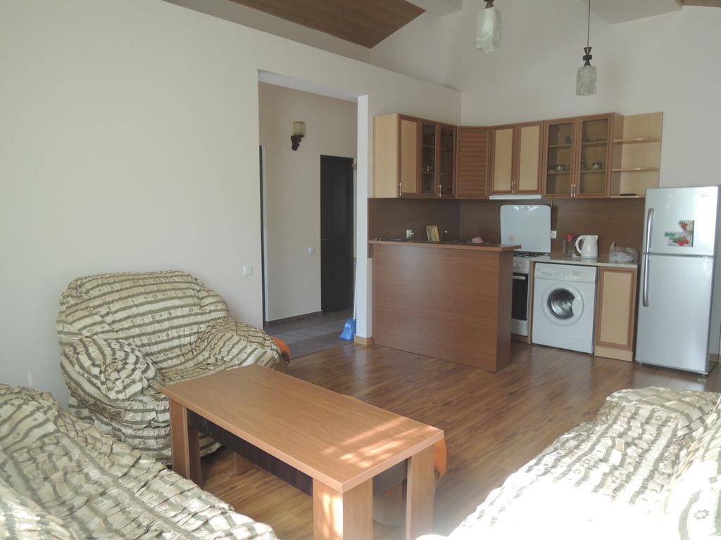 Lucy Holiday Home Yerevan Exterior foto